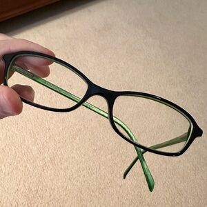 Women’s Kate Spade eyeglass frames and case.